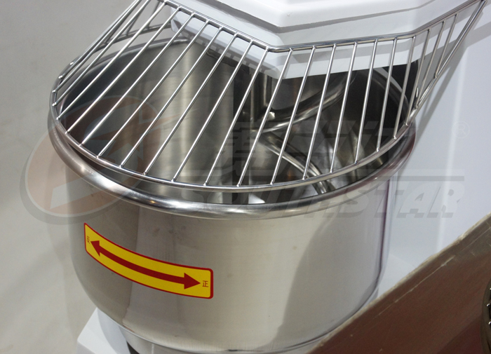 全自動(dòng)雙動(dòng)雙速25公斤和面機(jī) NFJ-25 側(cè)面 廣州賽思達(dá)公司 廠家直銷